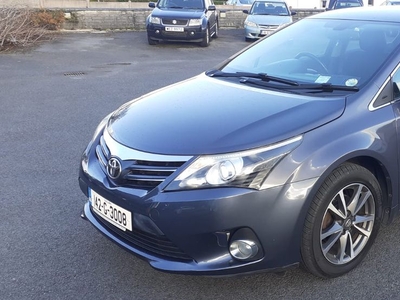 2014 - Toyota Avensis Manual