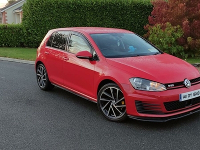 2014 - Volkswagen Golf Manual