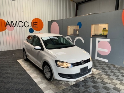 2014 - Volkswagen Polo Automatic