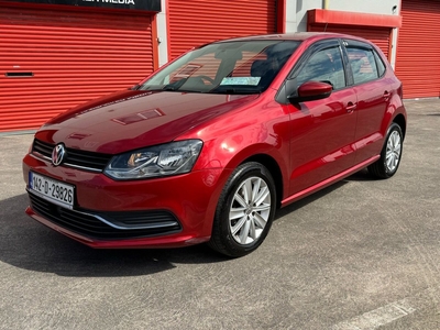 2014 - Volkswagen Polo Automatic