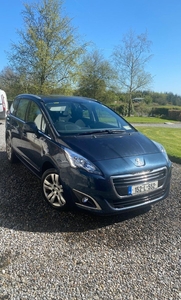 2015 - Peugeot 5008 Manual