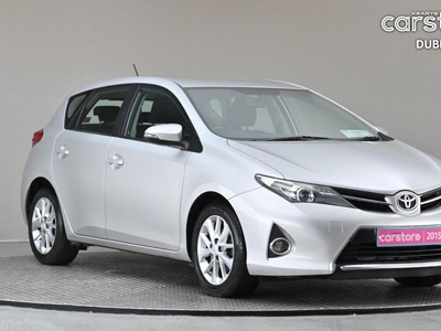 2015 - Toyota Auris Manual