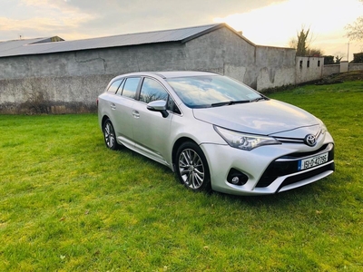 2015 - Toyota Avensis Manual