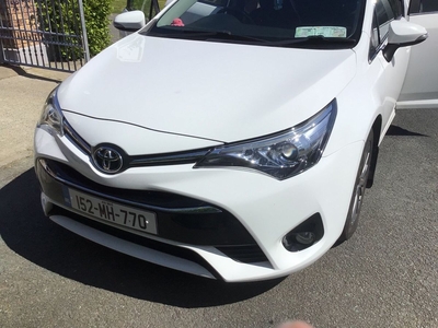 2015 - Toyota Avensis Manual