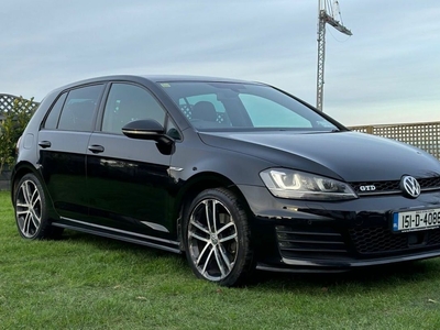 2015 - Volkswagen Golf ---