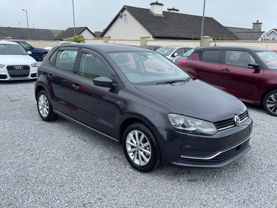 2015 - Volkswagen Polo Automatic