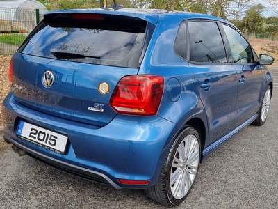 2015 - Volkswagen Polo Automatic