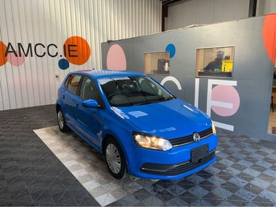 2015 - Volkswagen Polo Automatic