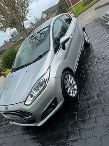 2016 - Ford Fiesta Manual