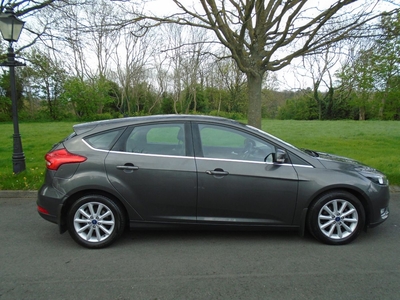 2016 - Ford Focus Manual