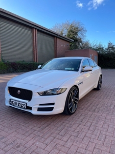 2016 - Jaguar XE Automatic