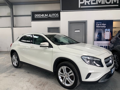 2016 - Mercedes-Benz GLA-Class Manual