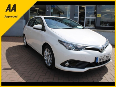 2016 - Toyota Auris Manual