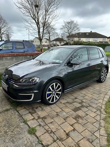 2016 - Volkswagen Golf Manual