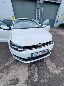 2016 - Volkswagen Polo Automatic