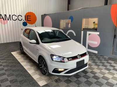 2016 - Volkswagen Polo Automatic