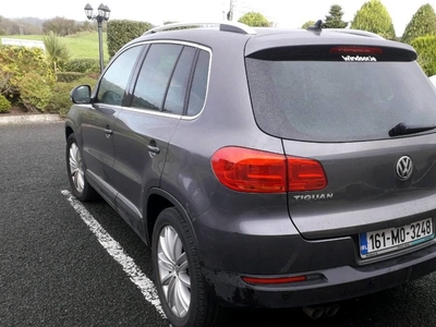 2016 - Volkswagen Tiguan Manual