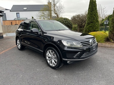 2016 - Volkswagen Touareg Automatic