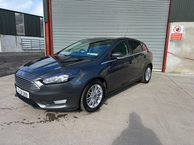 2017 - Ford Focus Manual