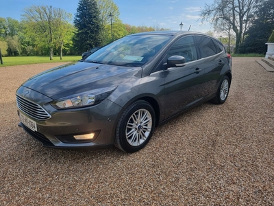 2017 - Ford Focus Manual