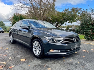 2017 - Volkswagen Passat Manual