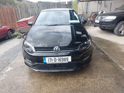 2017 - Volkswagen Polo Manual