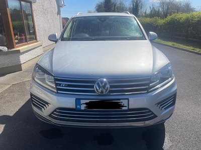 2017 - Volkswagen Touareg Automatic