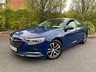 2020 - Opel Insignia Manual