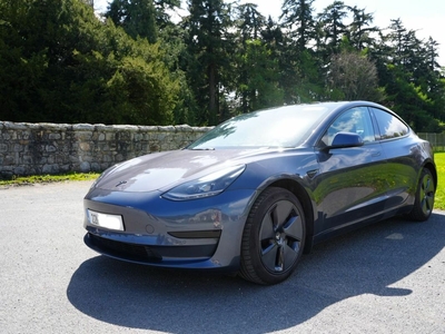 2022 - Tesla Model 3 Automatic