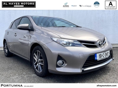 2015 - Toyota Auris Manual