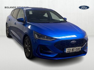 2022 (221) Ford Focus