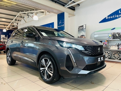 2023 - Peugeot 5008 Automatic