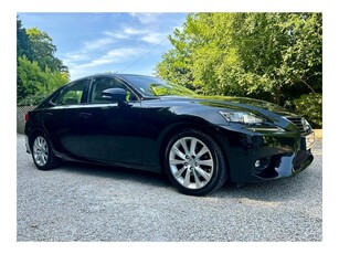 2016 (161) Lexus IS 300h