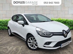 2017 (171) Renault Clio