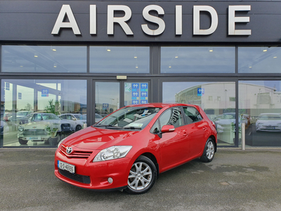 2012 (12) Toyota Auris