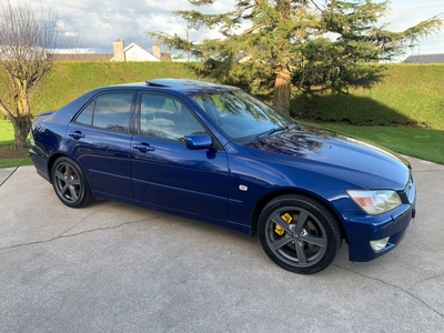 2001 - Lexus IS Manual