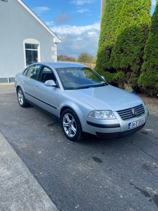 2004 - Volkswagen Passat Manual