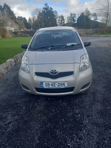 2009 - Toyota Yaris Manual