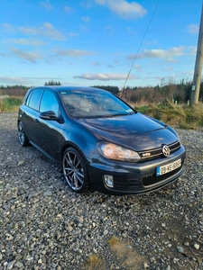 2009 - Volkswagen Golf ---