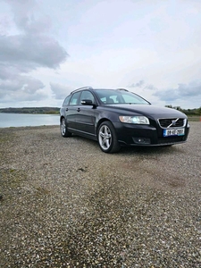 2009 - Volvo V50 Manual