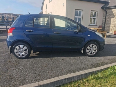 2010 - Toyota Yaris Manual