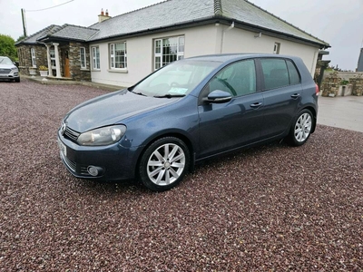 2010 - Volkswagen Golf ---