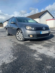 2010 - Volkswagen Golf ---