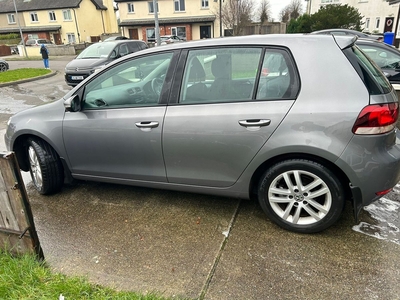 2010 - Volkswagen Golf Manual