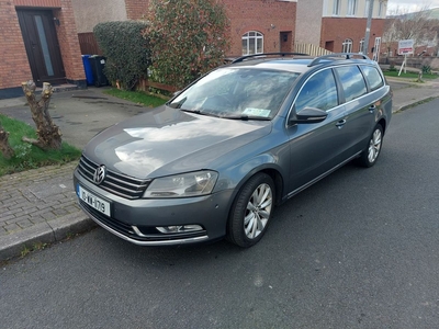 2010 - Volkswagen Passat Manual