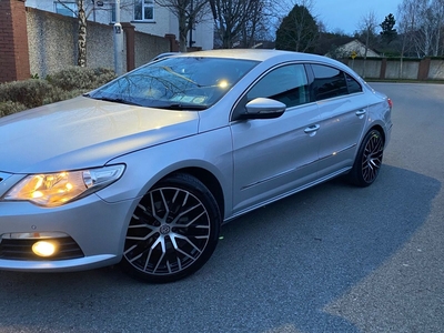 2011 - Volkswagen Passat Manual