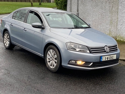 2011 - Volkswagen Passat Manual