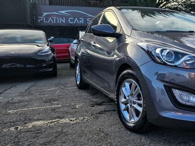 2012 - Hyundai i30 Manual