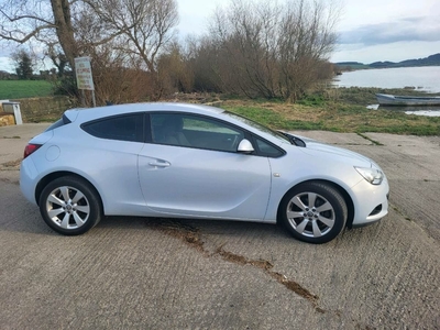 2012 - Opel Astra Manual