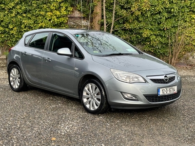 2012 - Opel Astra Manual